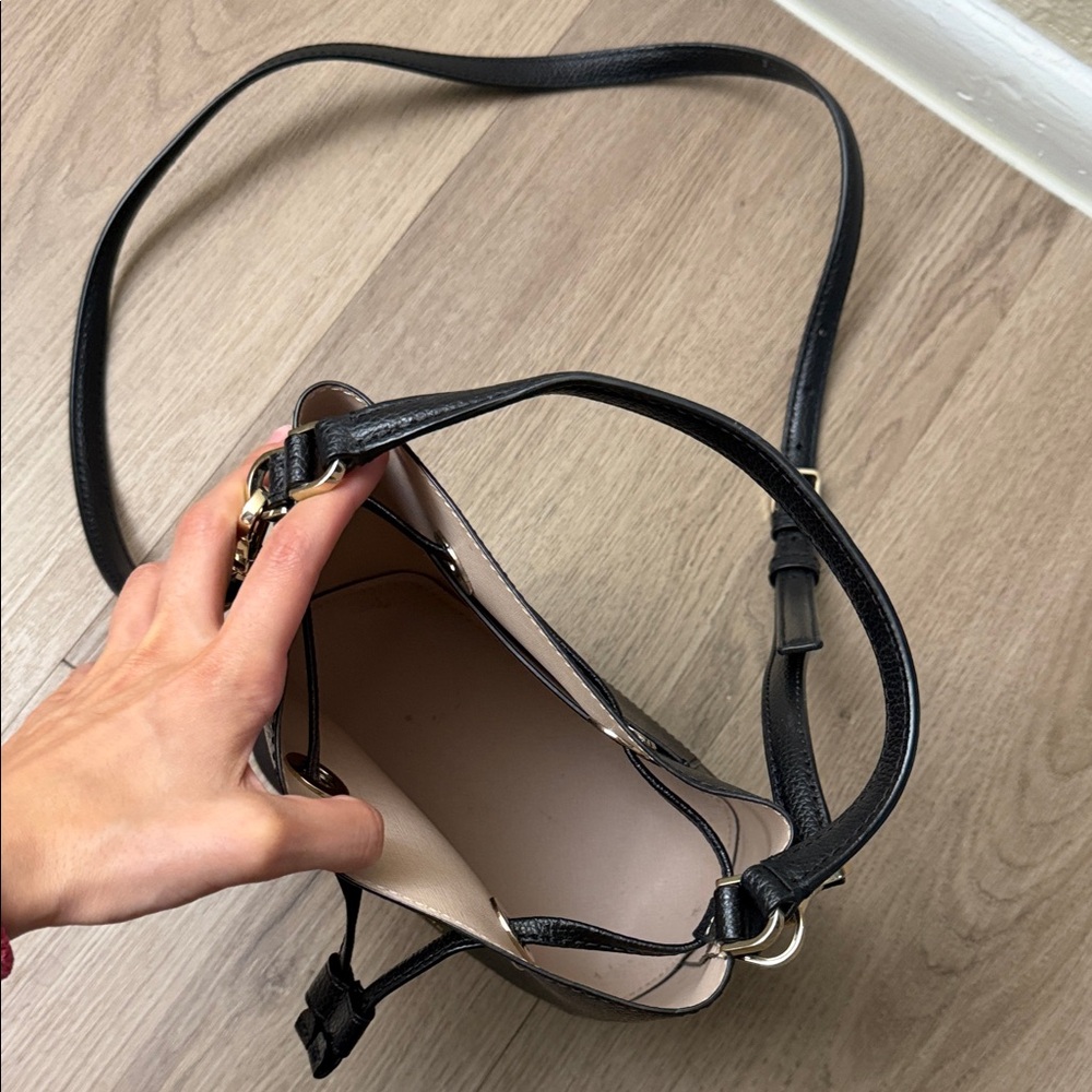 Kate Spade Bucket Purse - Picture 8 of 9